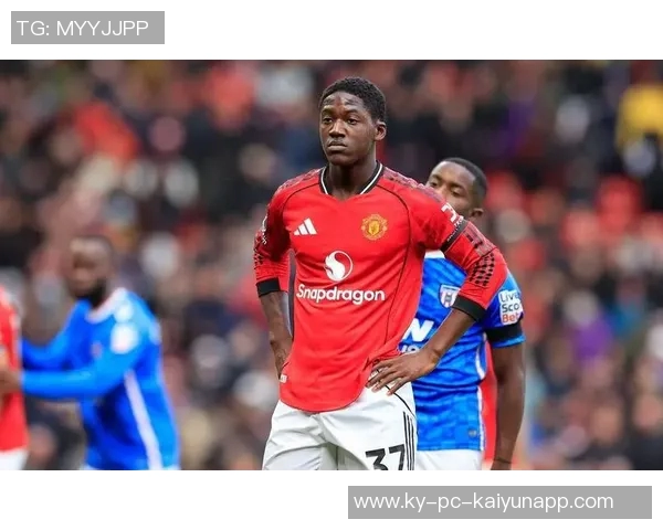 那不勒斯与梅努经纪人洽谈曼联考虑外租球员方案 那不勒斯与梅努经纪人洽谈曼联考虑外租球员方案